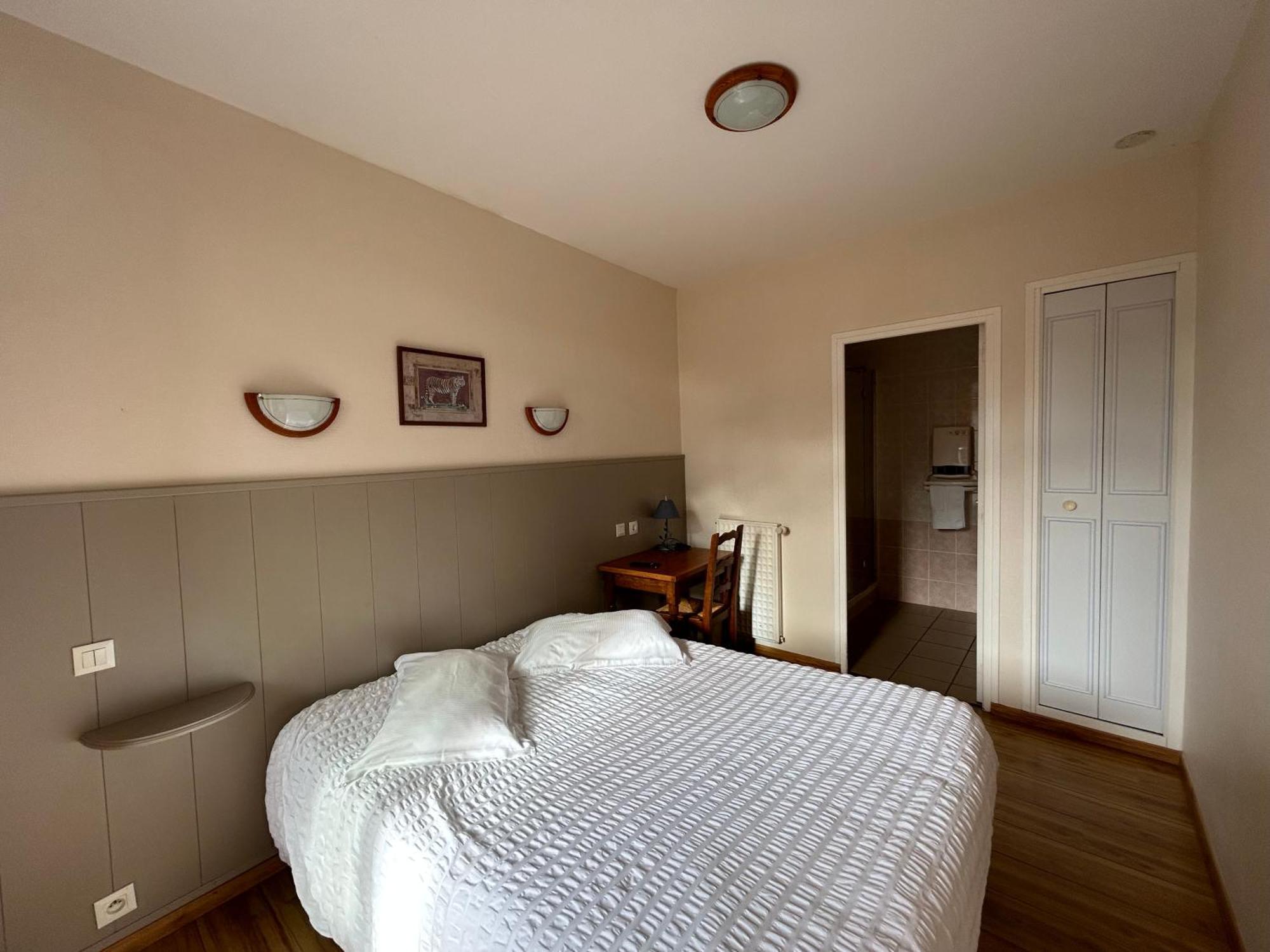 Hotel Les Voisins Beaucemaine Ploufragan Quarto foto